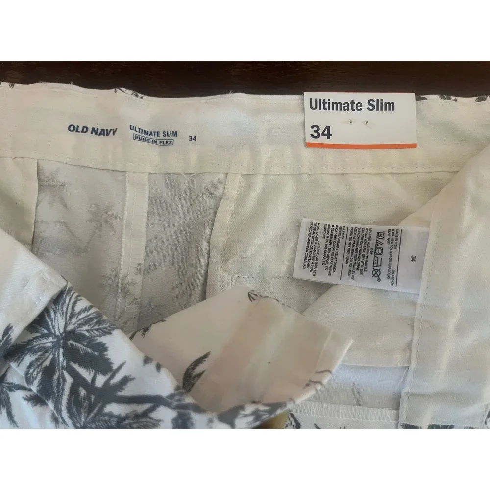 Old Navy Ultimate Slim Built-In Flex Shorts Lot of 3 Mens Size 34 Shorts